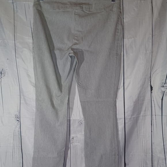 Joe B Gray Cropped Pants with Zipper Pockets - Picture 2 of 10